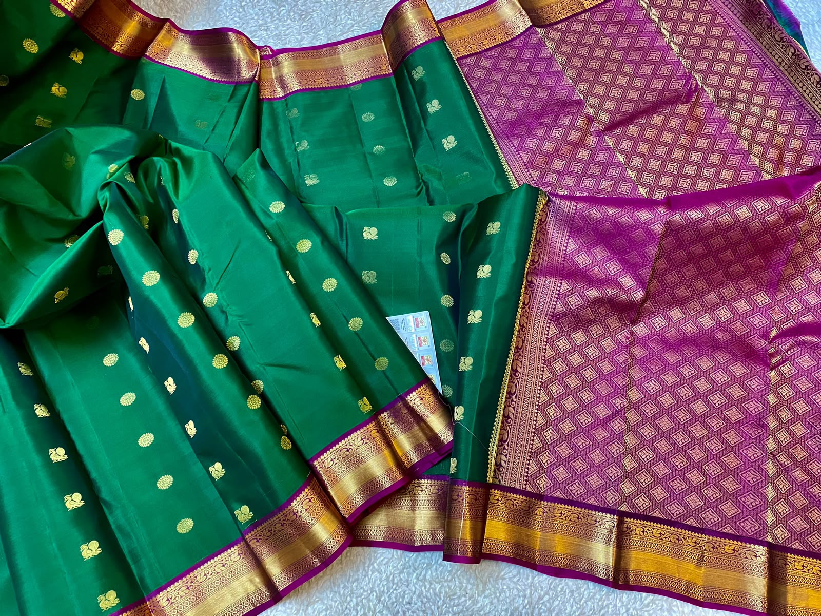 Vintage Kanchi Pattu Emrald green   with  ,purple  edge gold zari border (Copy)