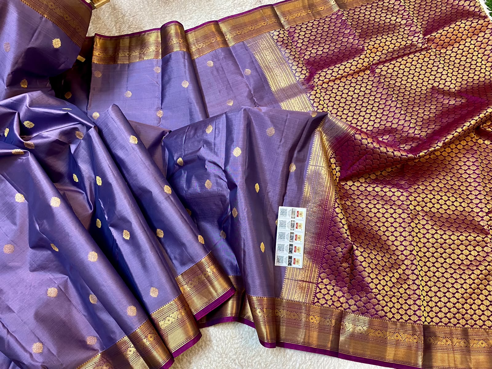 Vintage Kanchi Pattu purple with   edge gold zari border