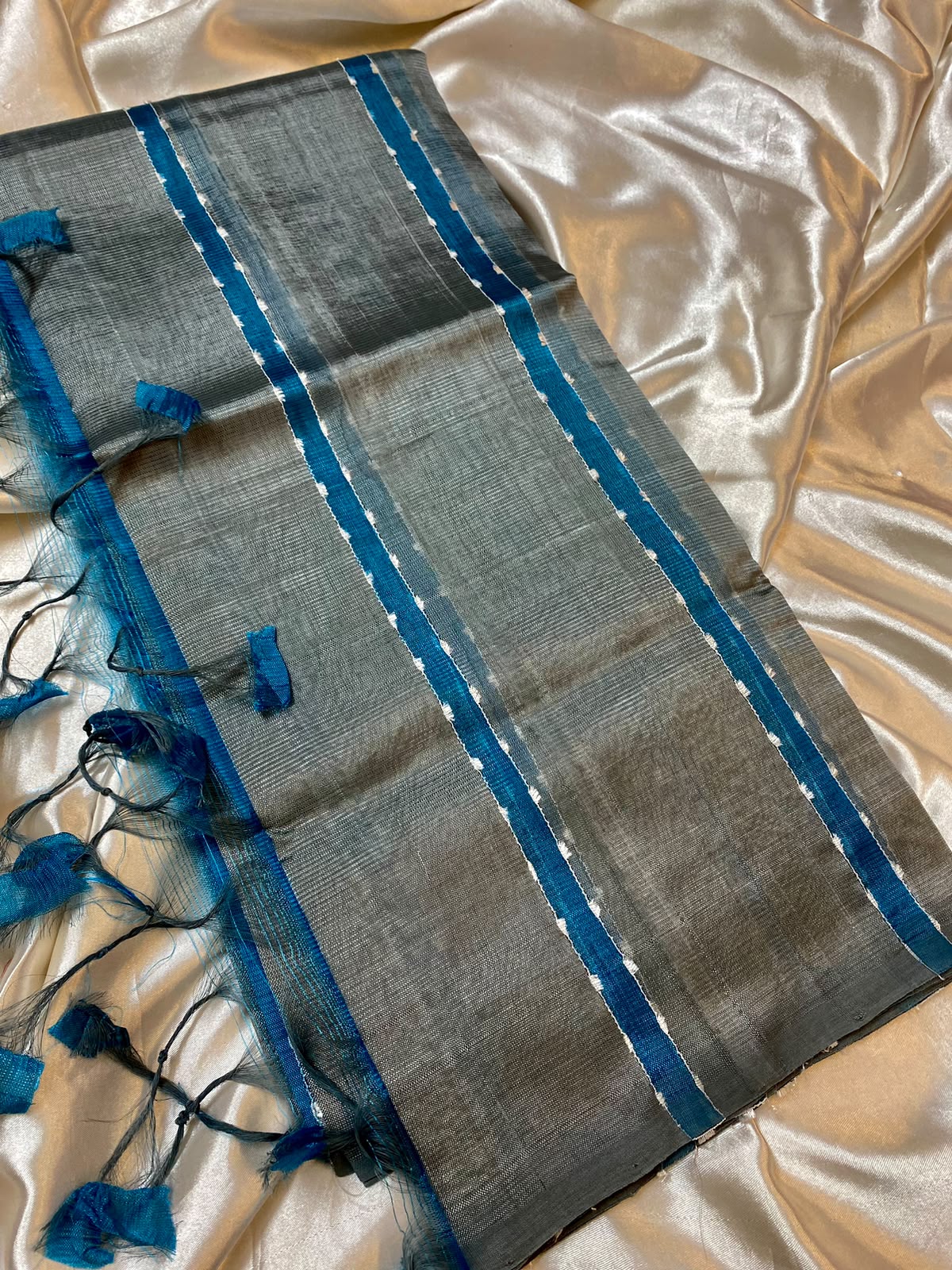 Mangalagiri Silk  Grey  purple  with bright blue stripes