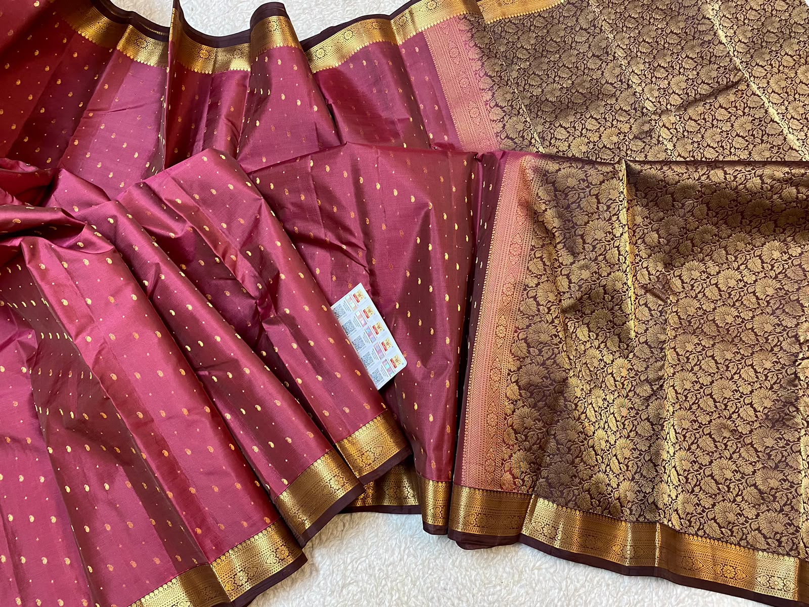 Vintage Kanchi Pattumagenta/deep pink  with   edge gold zari border