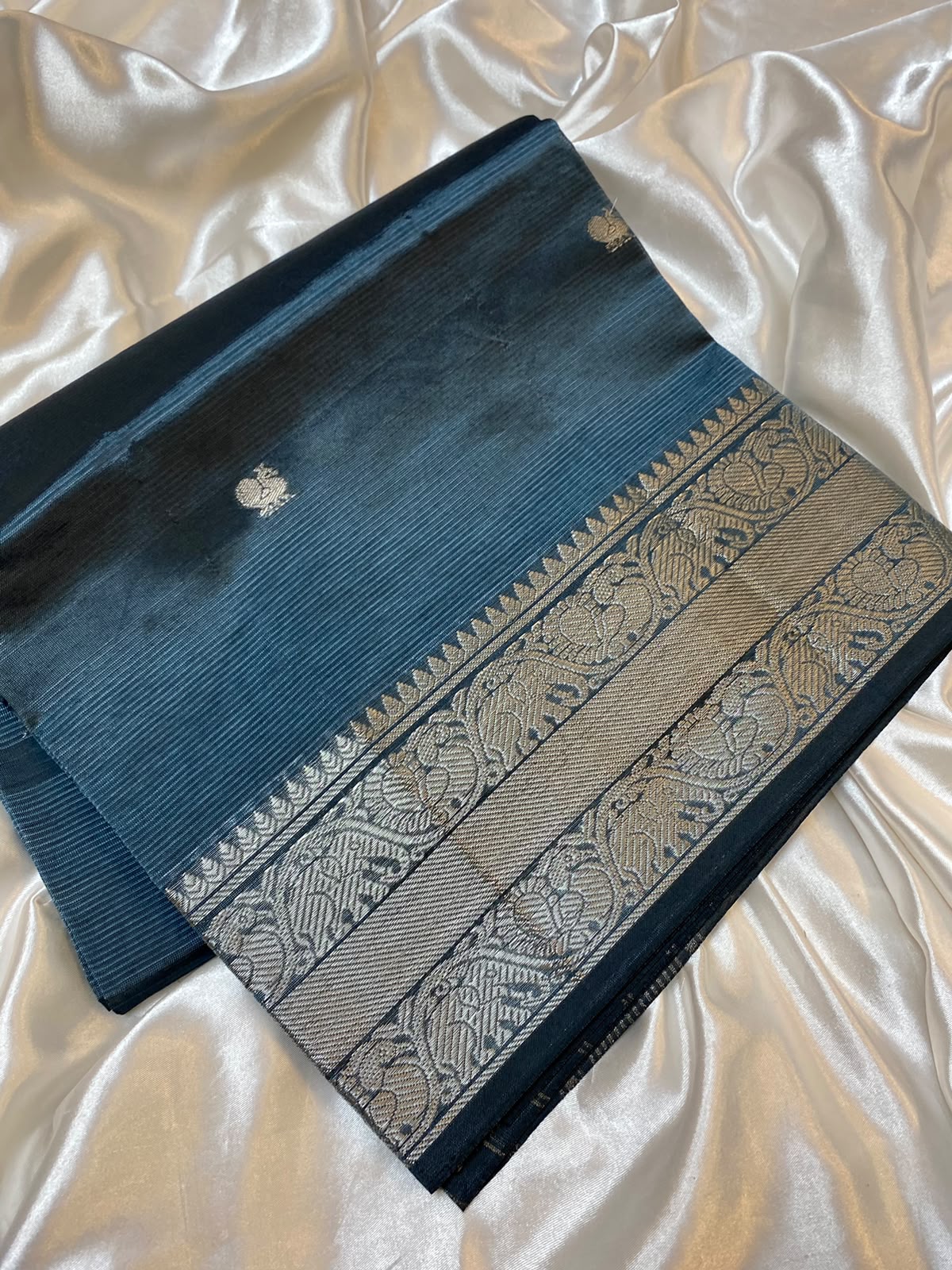 Dark shade Mangalagiri Saree